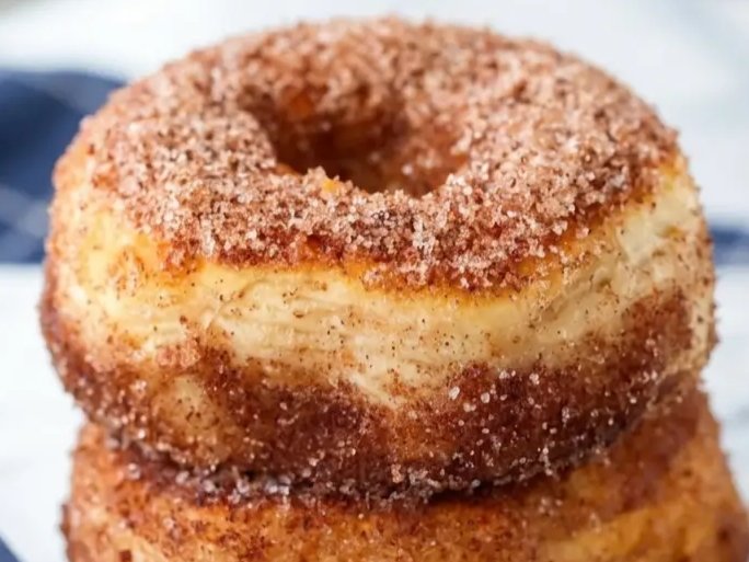 Air fryer cinnamon donuts